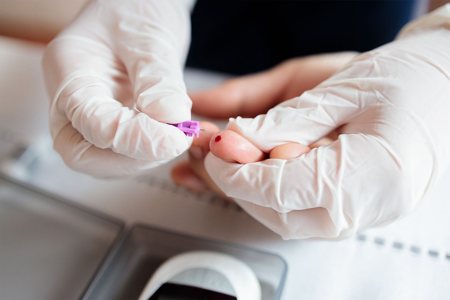 ¿Qué provoca una hipoglucemia y cuáles son sus síntomas?