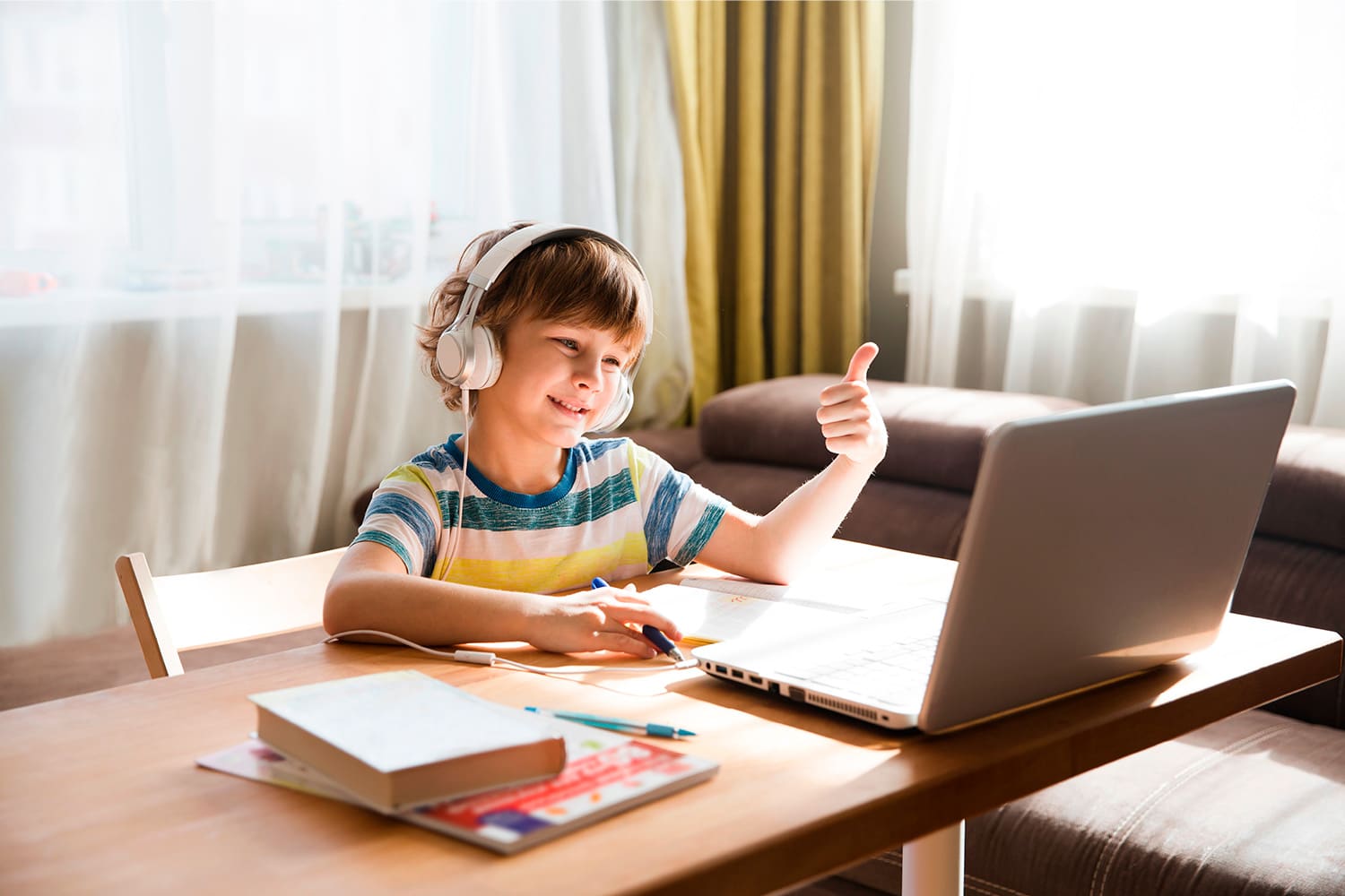¿Las pantallas perjudican la vista de los niños?